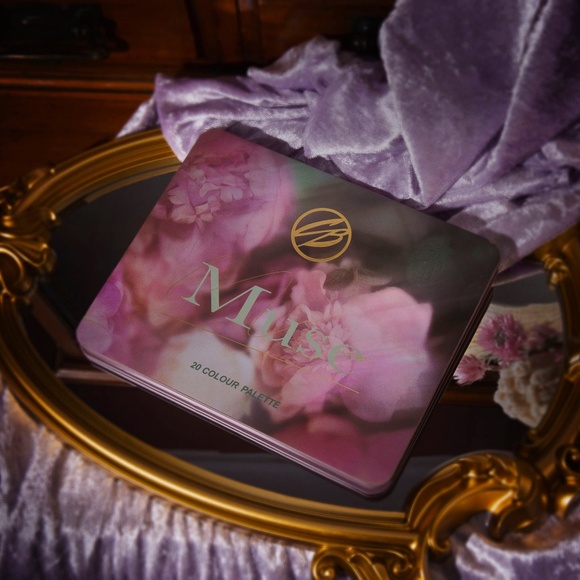 Cosmic Brushes "Muse" eyeshadow palette - Picture 11 of 12